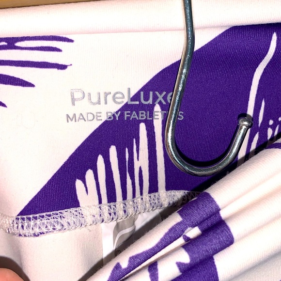 EUC Worn Once Women’s Fabletics Printed HR PureLuxe 7/8 Leggings - Picture 5 of 6